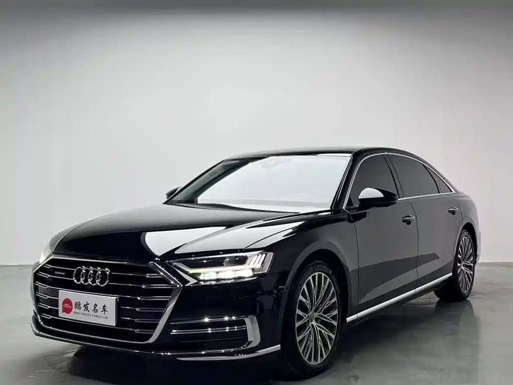 Фото 1 - Audi A8