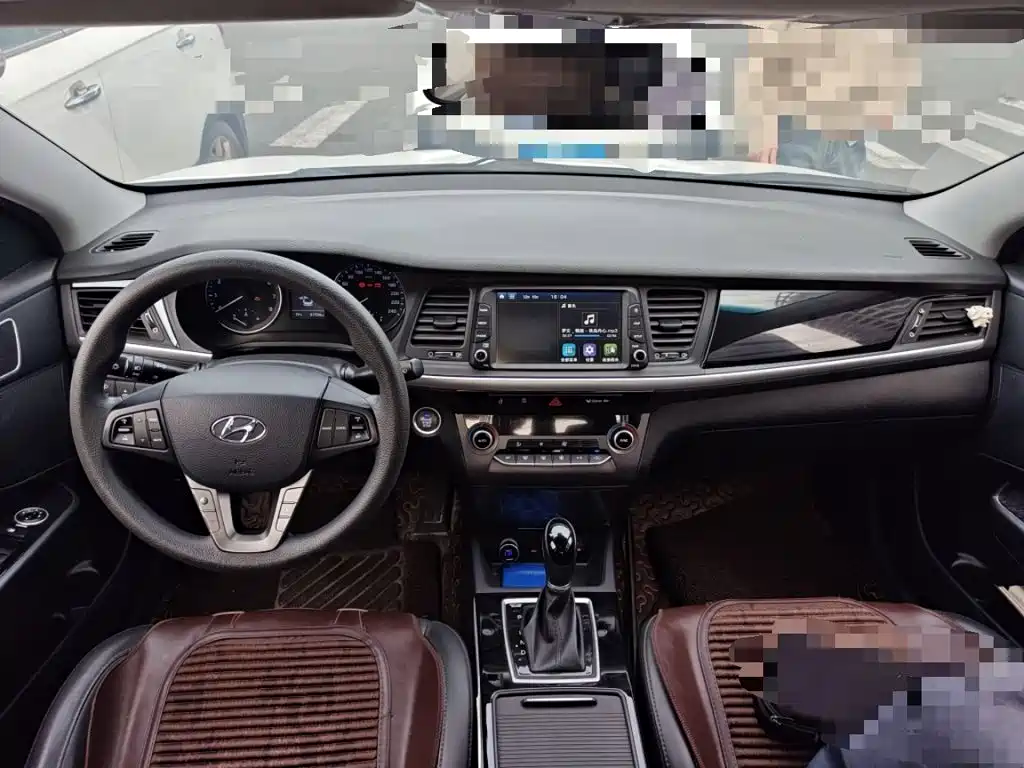 Photo 13 - Hyundai Mistra