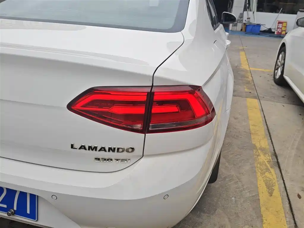 Volkswagen Lamando 2018 230TSI DSG Trend Edition фото 8