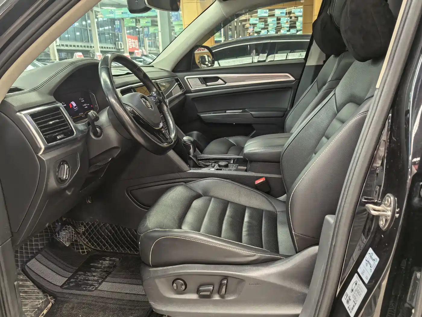 Volkswagen Teramont 2020 380TSI 4WD Luxury Edition China VI фото 2