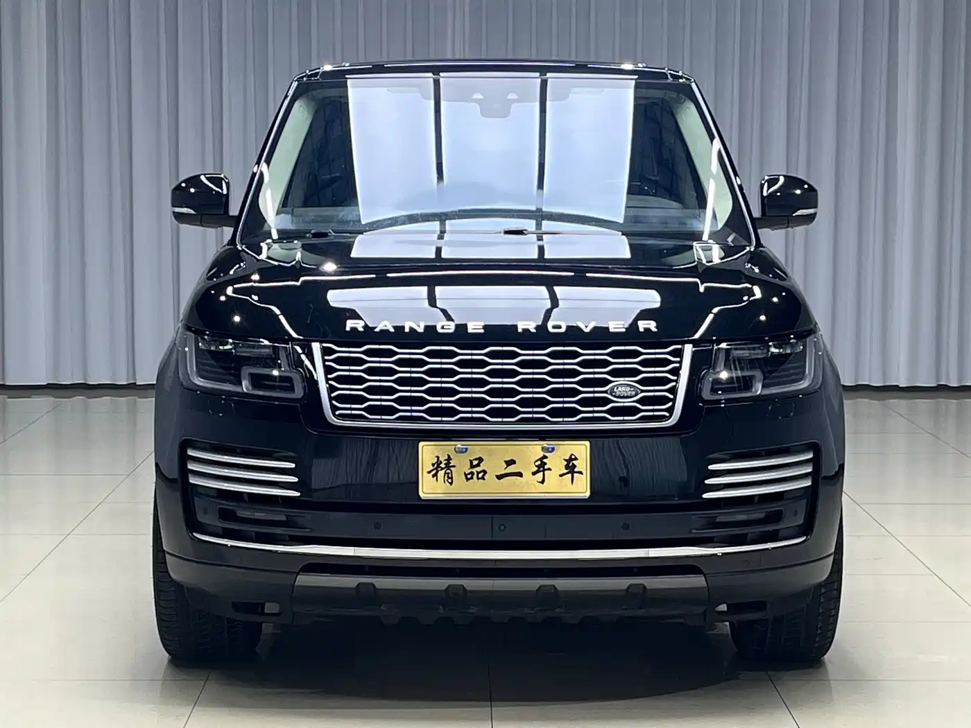 Land Rover Range Rover 2022 3.0 L6 400PS Heritage Extended Classic Edition фото 2