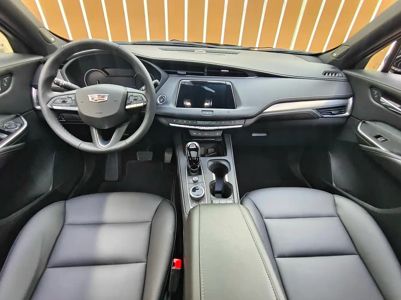 CADILLAC XT4