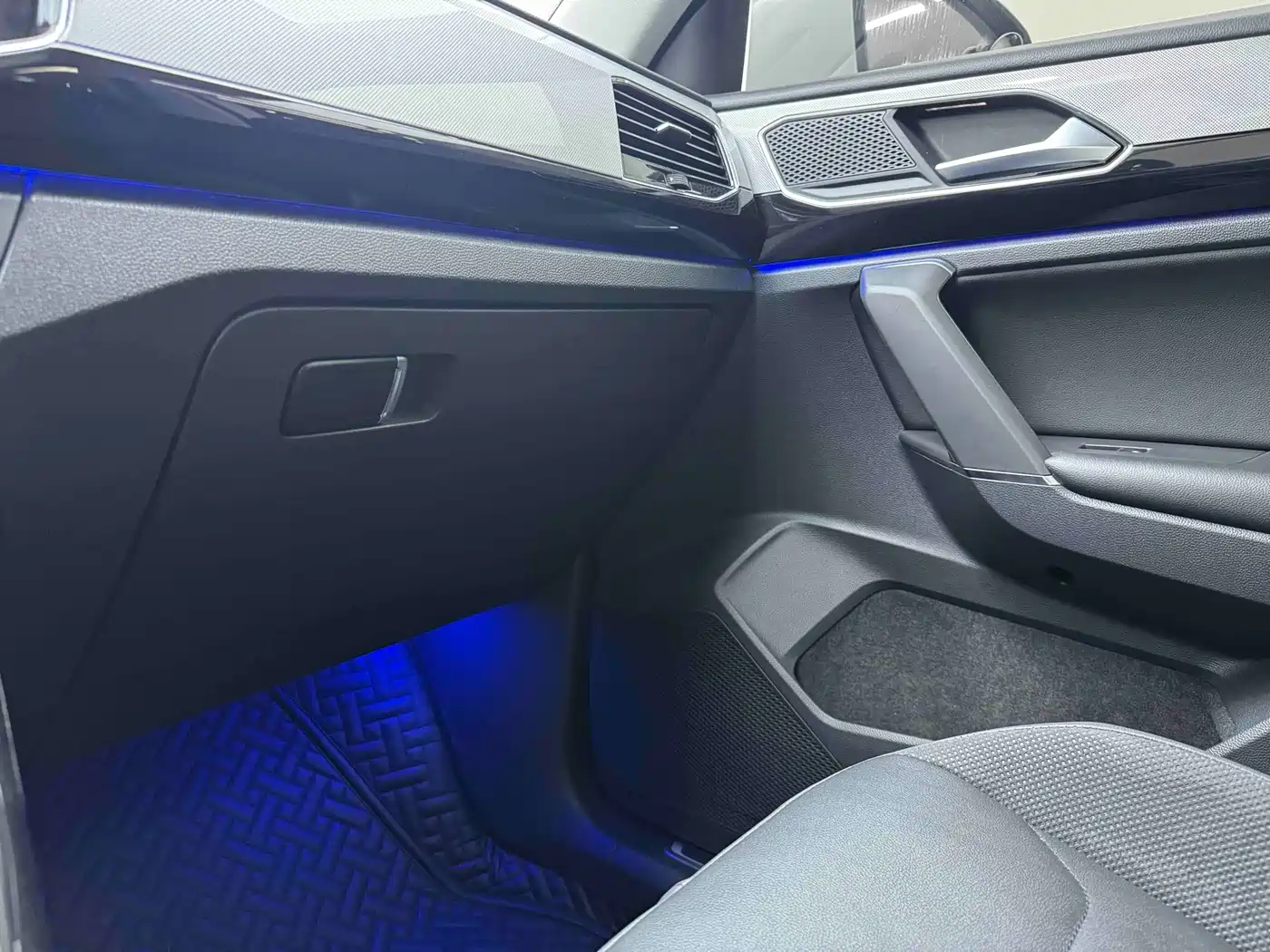 Volkswagen Tayron 2022 280TSI 2WD Luxury Smart Connect Edition фото 14