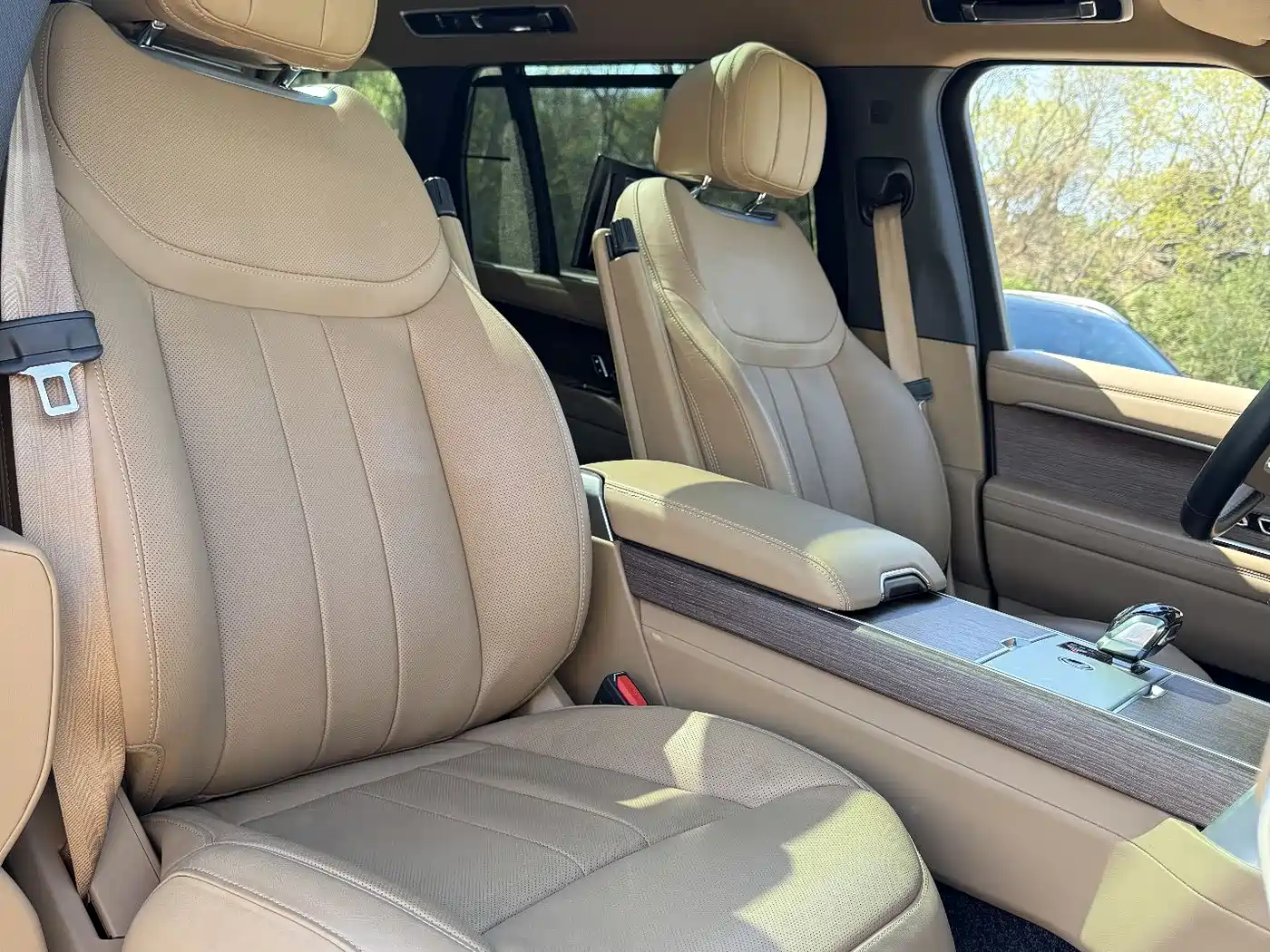 Land Rover Range Rover 2024 3.0 L6 400PS Genesis Extended фото 15