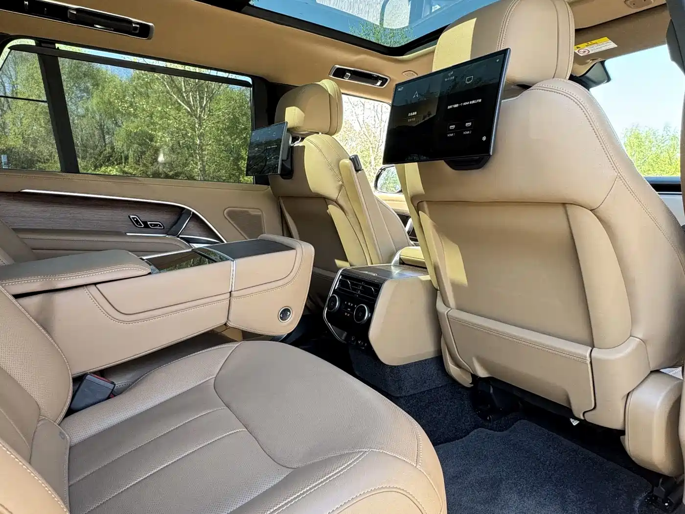 Land Rover Range Rover 2024 3.0 L6 400PS Genesis Extended фото 21