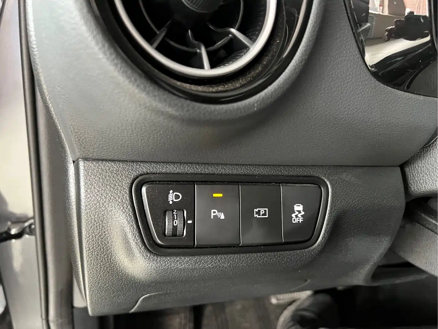 Kia K3 2024 2024 1.5L CVT Comfort Premium Edition
