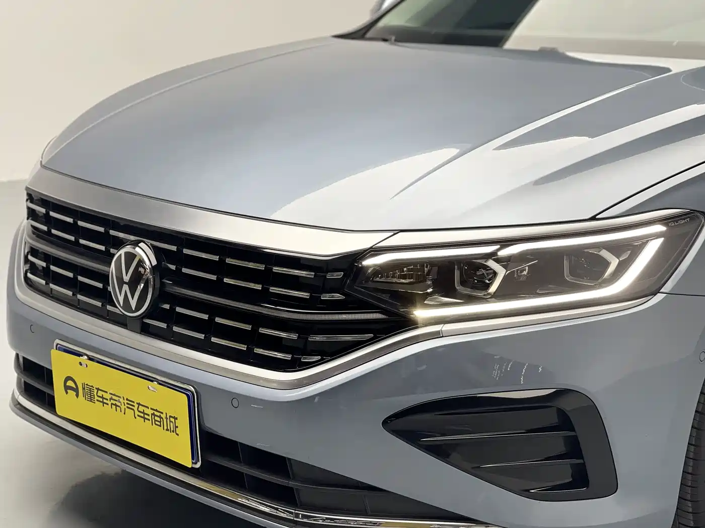 Volkswagen Passat 2022 330TSI Luxury Edition фото 20