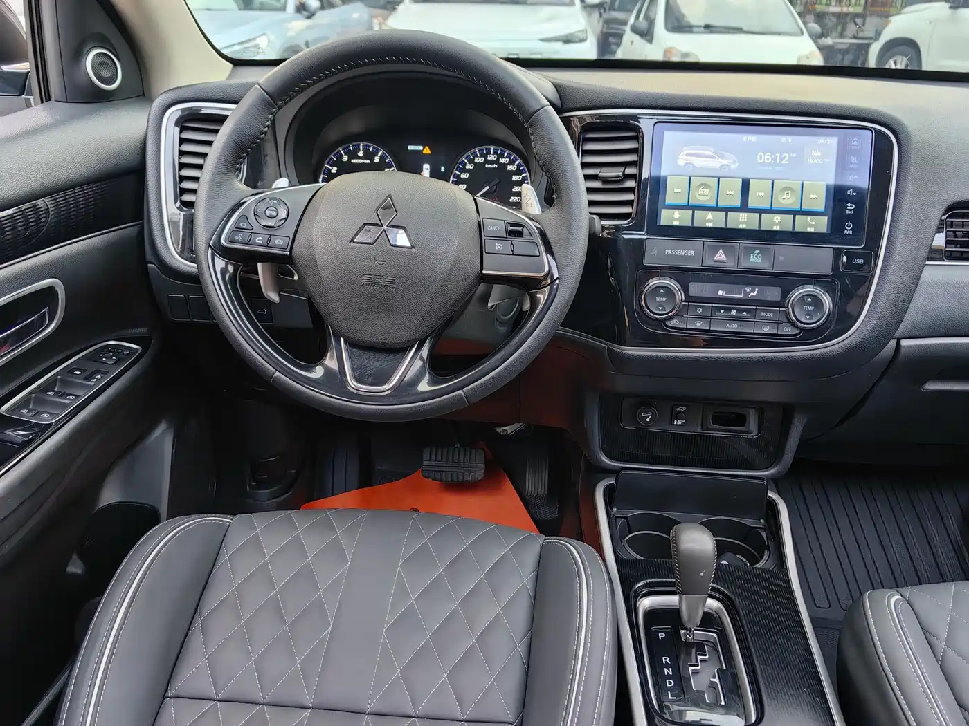 MITSUBISHI OUTLANDER