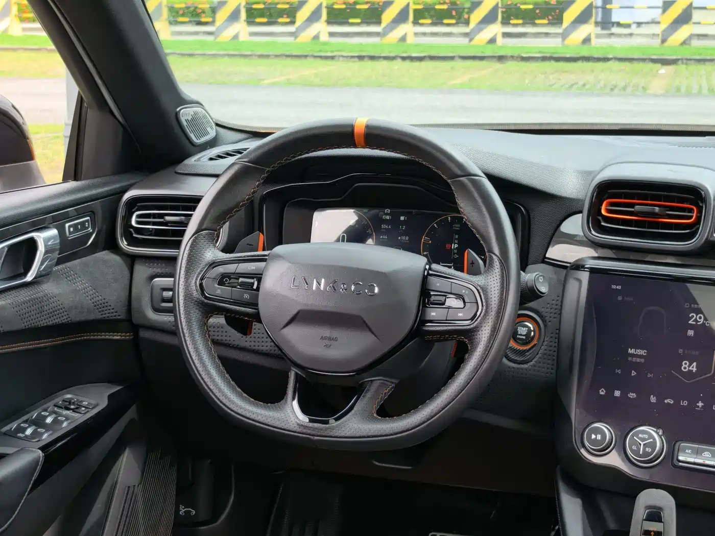  Lynk & Co Lynk & Co 02 Hatchback 2021 2.0TD Halo Driving Control Package Edition 29