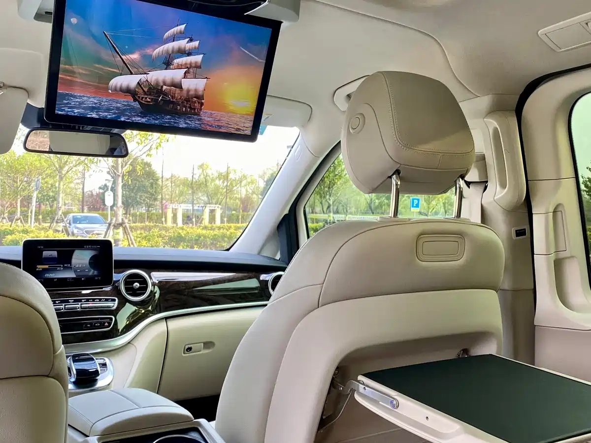 Mercedes-Benz V-Class 2017 Model V 260 L Premium Extended Edition фото 5