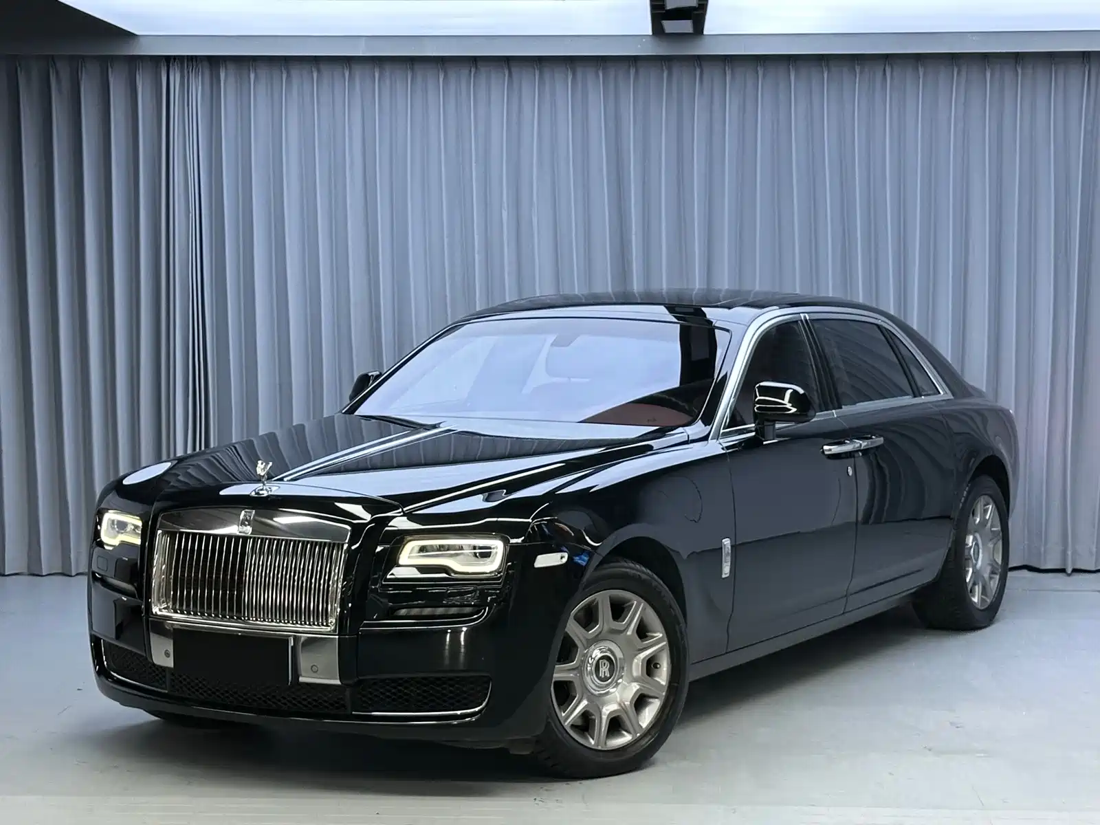Фото 1 - Rolls-Royce Ghost