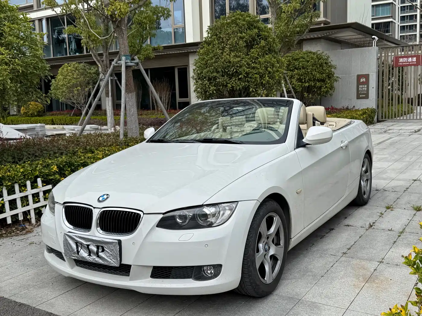 BMW 3 Series (Import) 2009 Model 325i Convertible фото 2