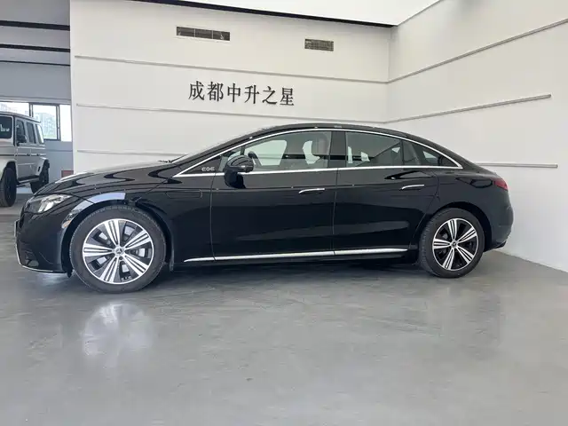 Mercedes-Benz EQE 2025 Model 500 4MATIC Luxury Edition — фото 3