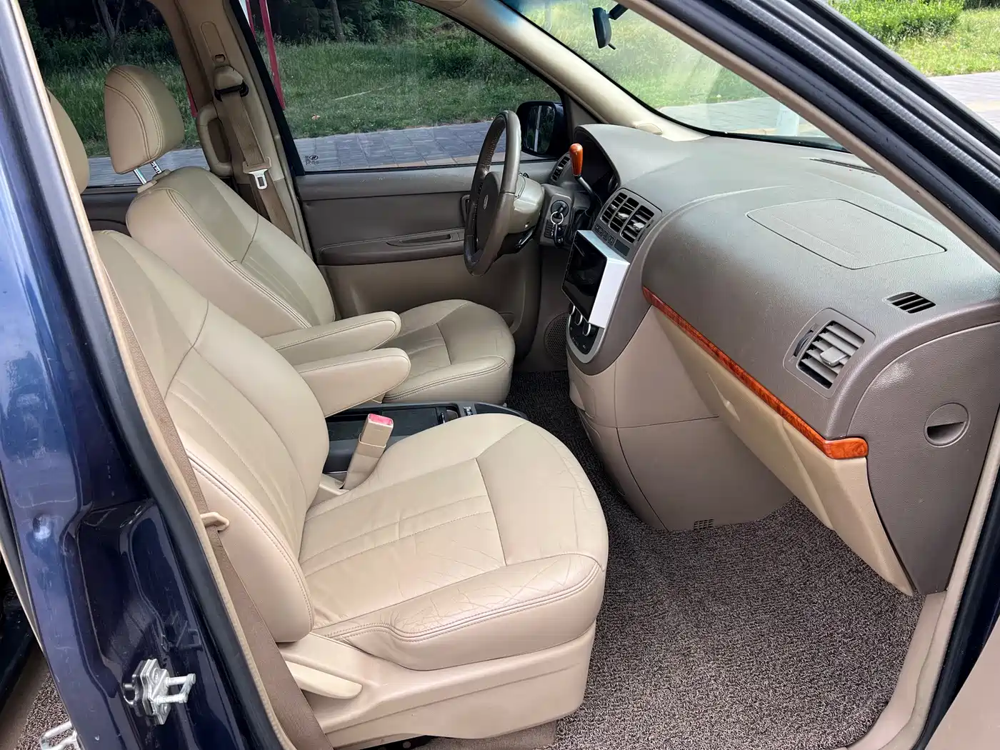 Buick GL8 2011 2011 2.4L LT Executive Edition