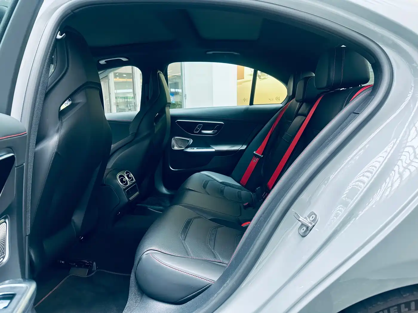 Mercedes-Benz C-Class AMG New Energy 2024 Mercedes-AMG C 63 S E PERFORMANCE F1 Edition фото 10