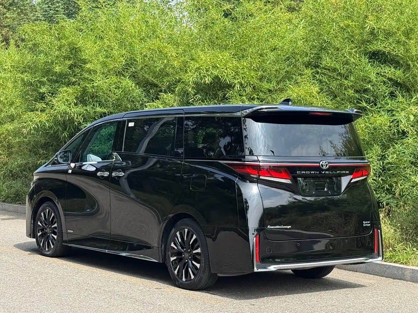 Toyota Vellfire 2024 2024 Crown Hybrid 2.5L Executive Premium Edition