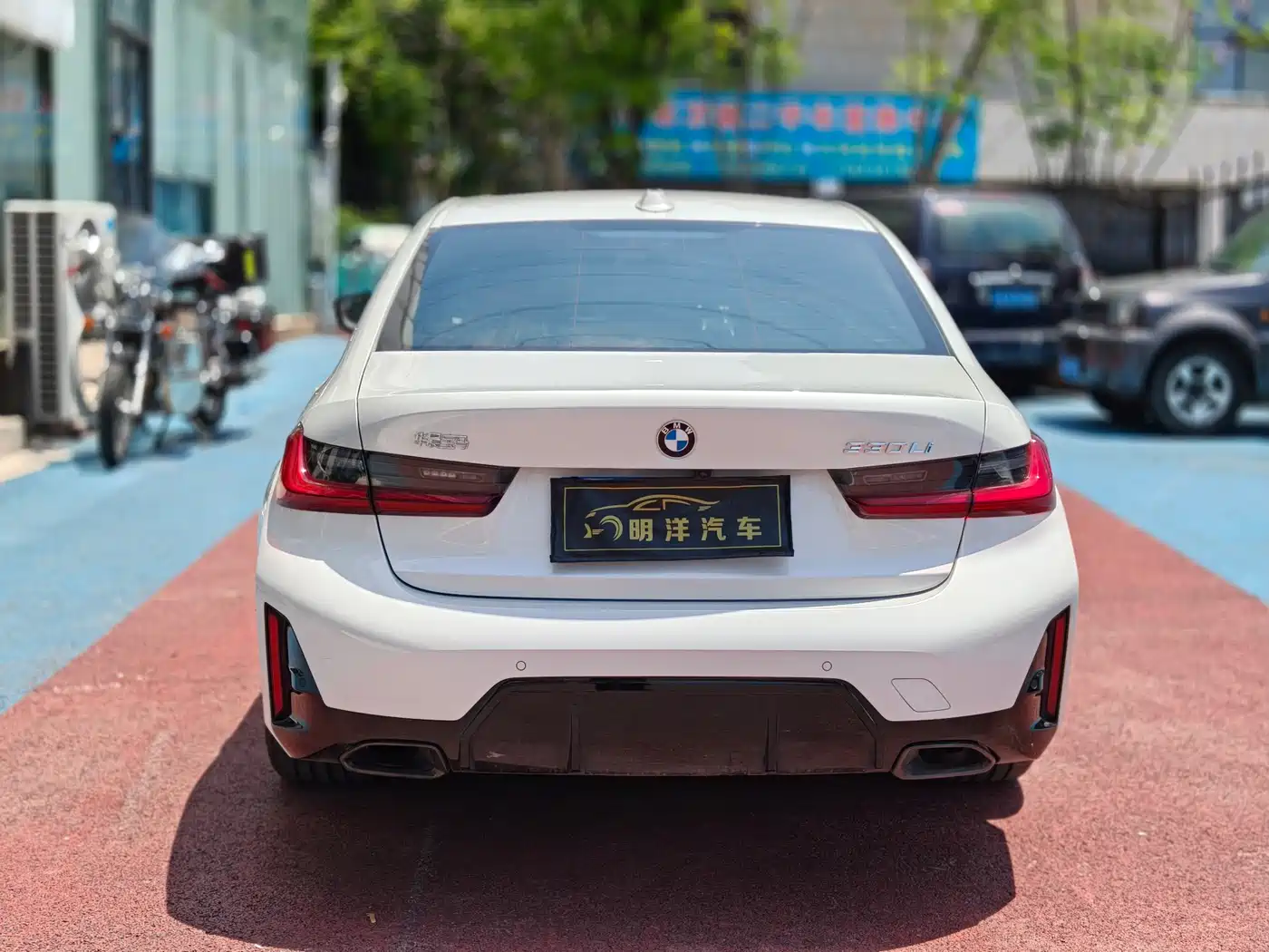 BMW 3 Series 2025 330Li M Sport Night Edition фото 3