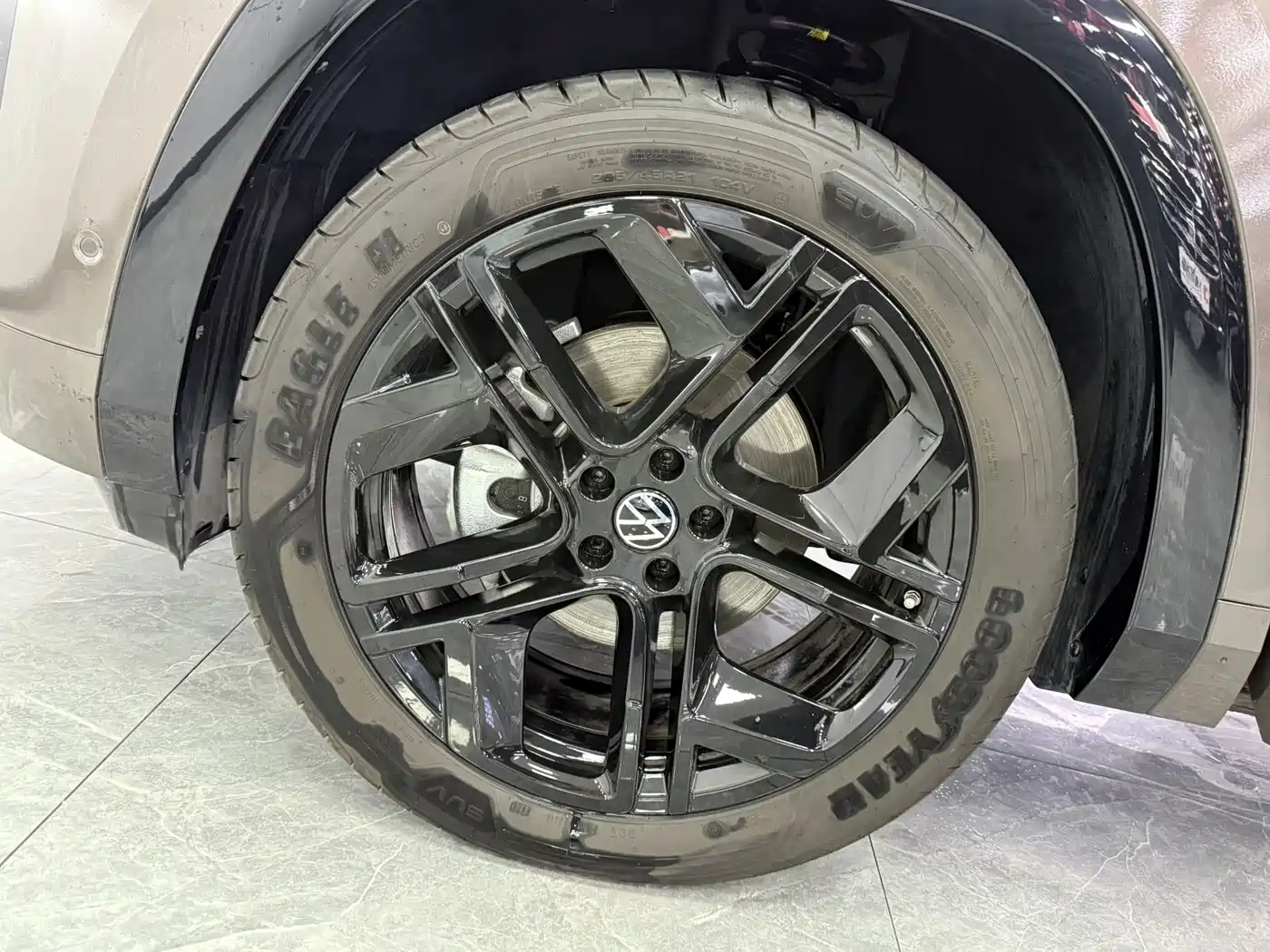 Volkswagen Teramont 2025 Teramont Pro 450TSI 4WD Summit Edition фото 20