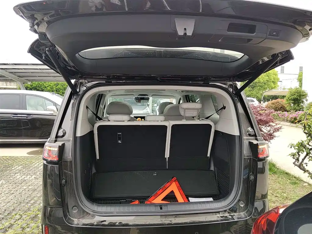 Voyah Auto Voyah Dreamer 2025 PHEV AWD Flagship Qian Kun Edition фото 19