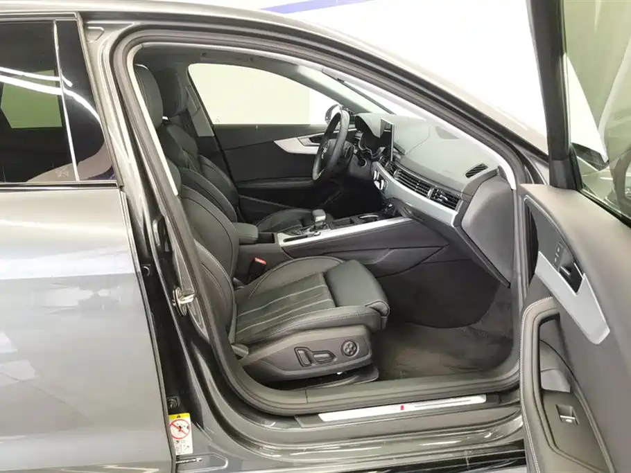 Audi A4L 2023 40 TFSI Luxury Sport фото 8