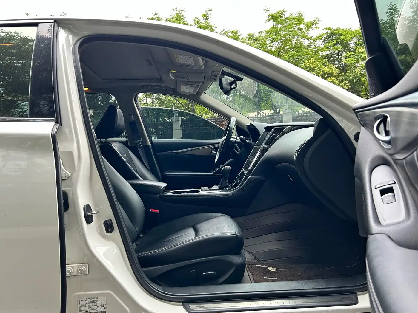 Infiniti Q50 2015 2014 3.7L Comfort Edition