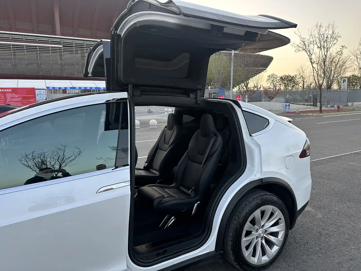 TESLA MODEL X