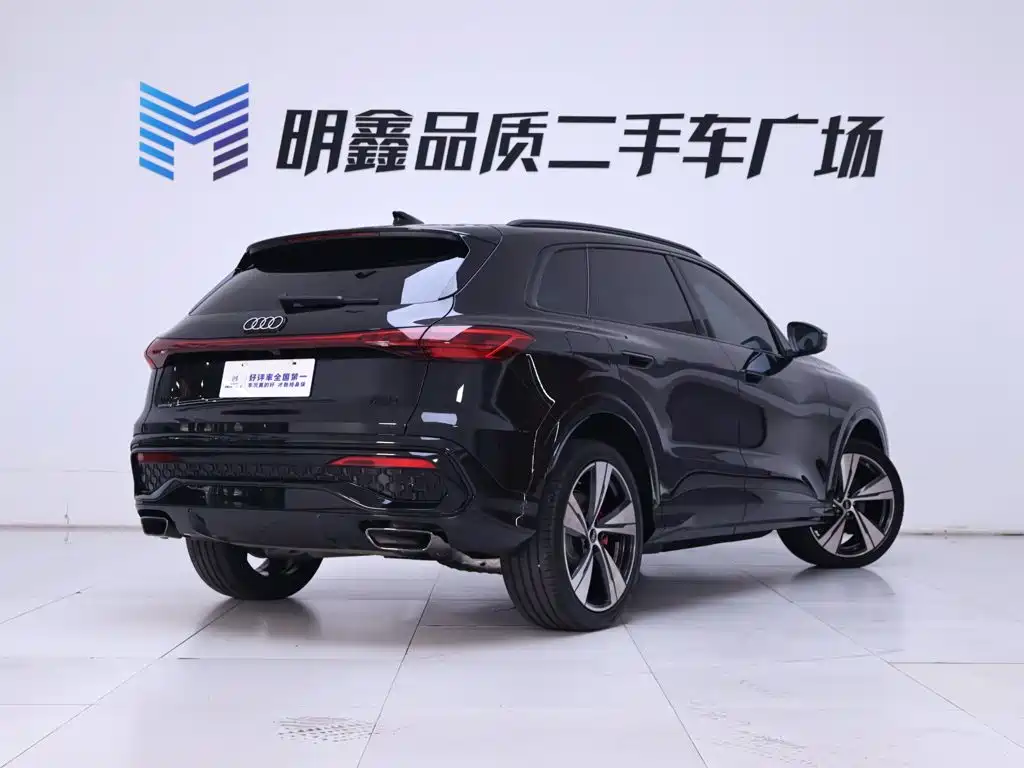 Фото 7 - Audi Q5L