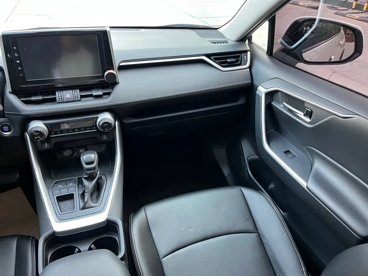 Toyota RAV4 Rongfang 2020 2.0L CVT 2WD Trend Edition фото 13