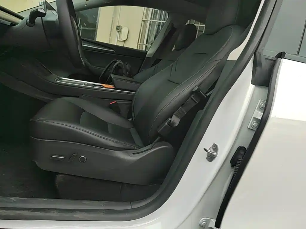 Фото 15 - Tesla Model Y