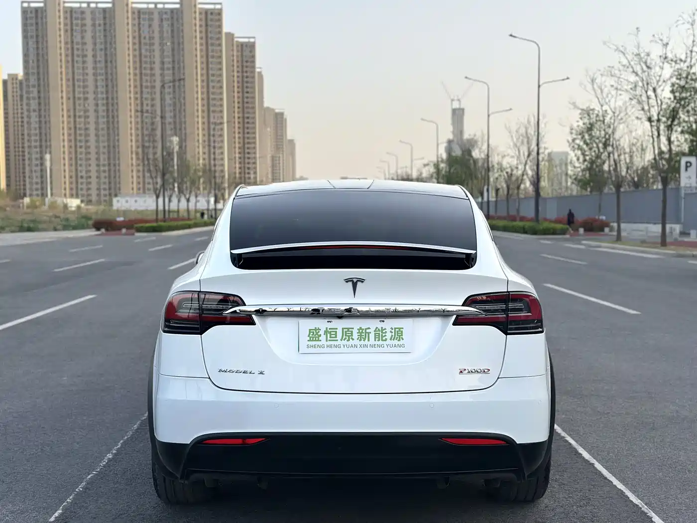 TESLA MODEL X