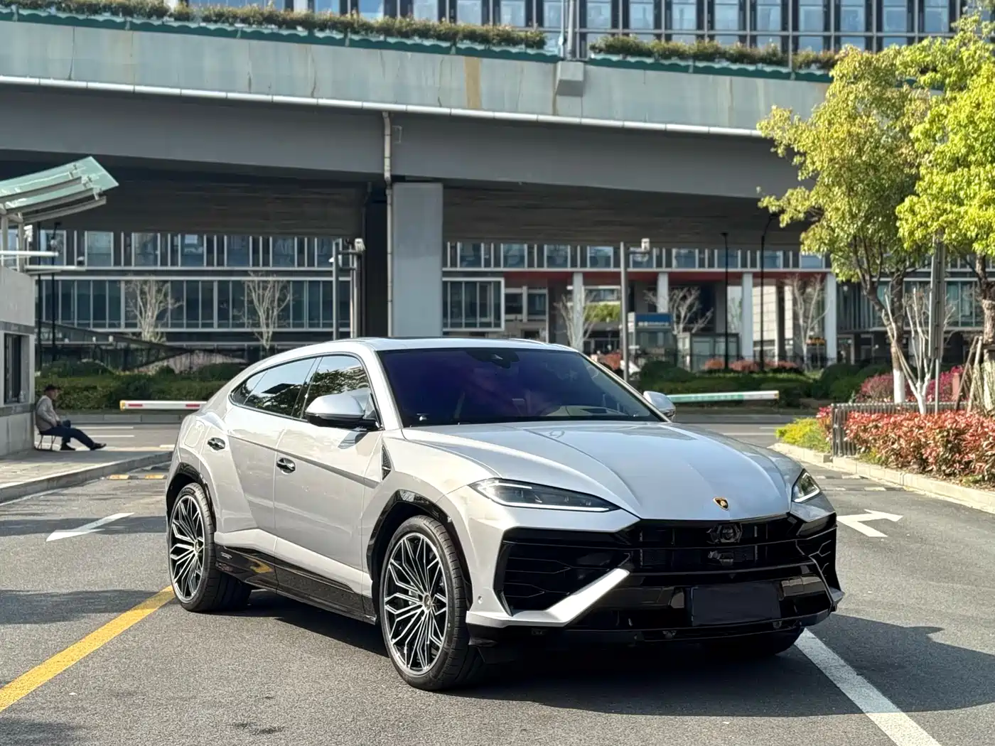 LAMBORGHINI URUS SE