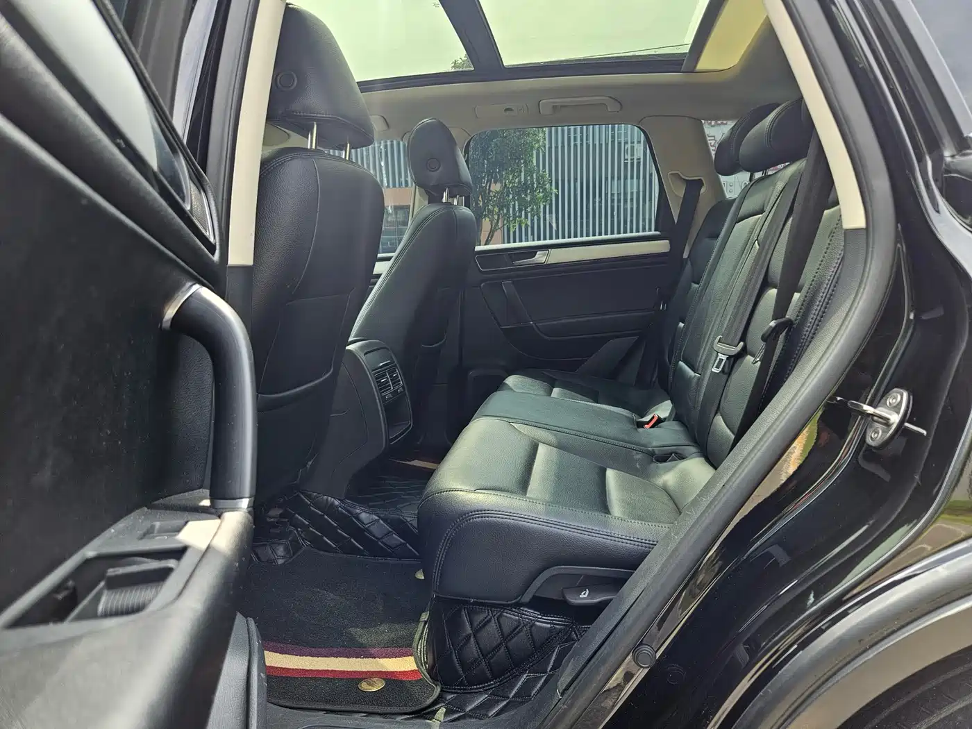 Volkswagen Touareg 2017 3.0TSI Explorer Edition фото 17