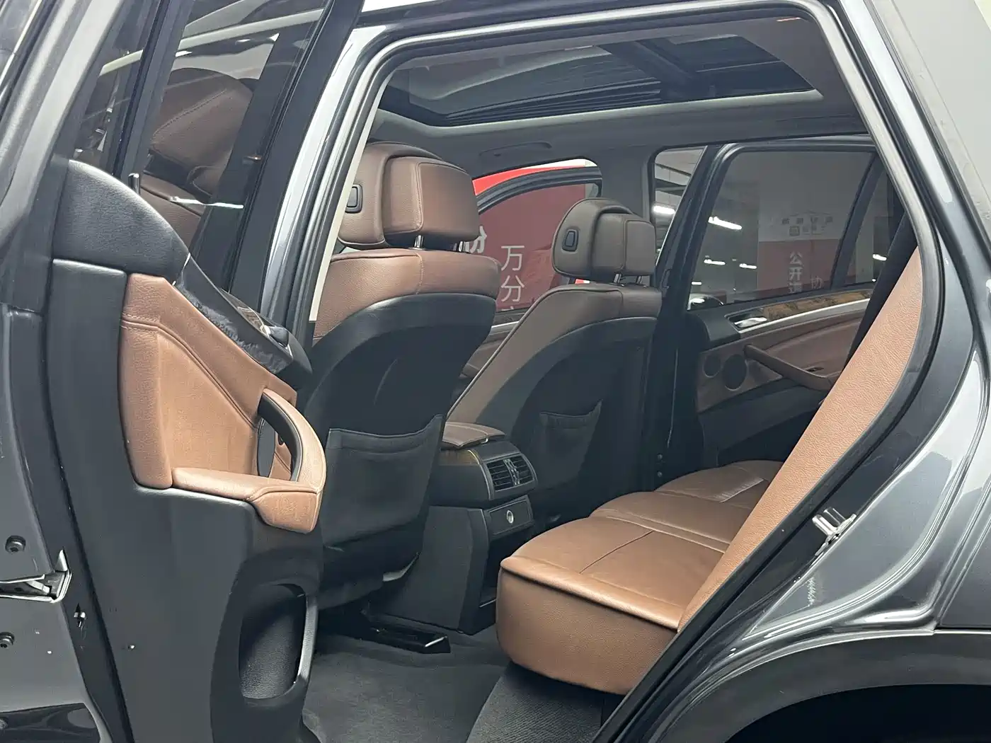 BMW X5 (Import) 2011 xDrive35i Leading Edition фото 10