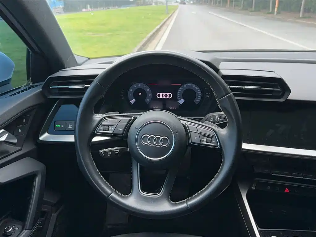 Audi A3 2024 Model A3L Limousine 35 TFSI Fashion Sport фото 5