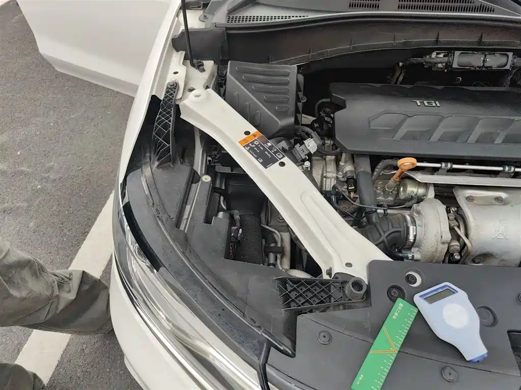 Фото 21 - Roewe RX5