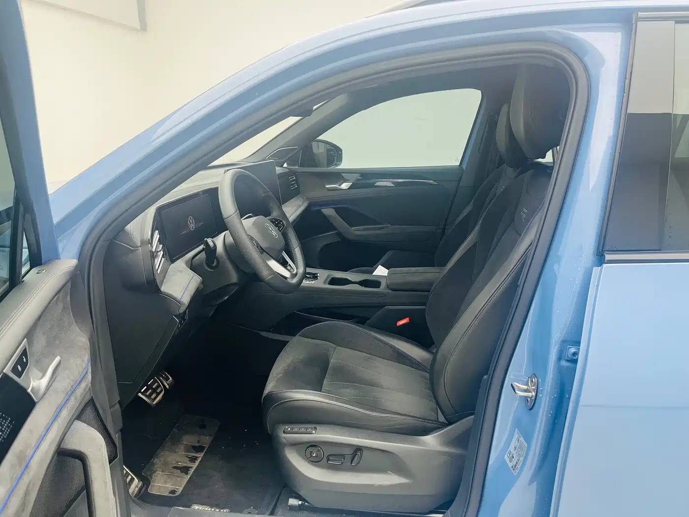 Volkswagen Tiguan L 2024 PRO 380TSI 4WD R-Line Premium Edition фото 7