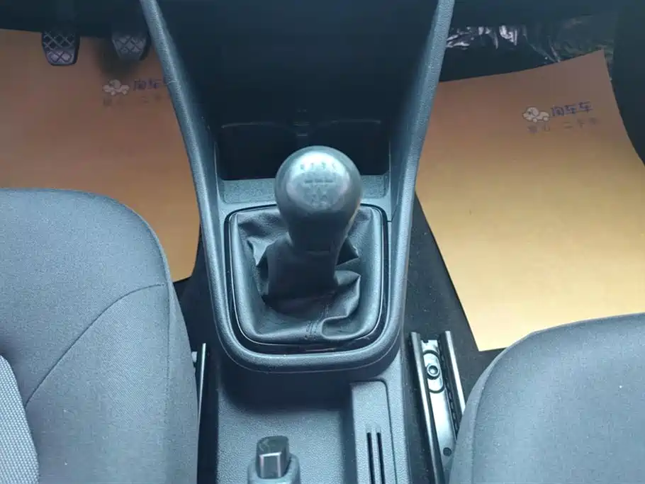 Volkswagen Jetta 2015 Value Edition 1.6L Manual Fashion фото 16