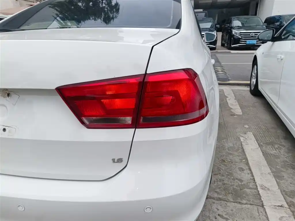 Volkswagen Santana 2013 1.6L Automatic Comfort Edition фото 8