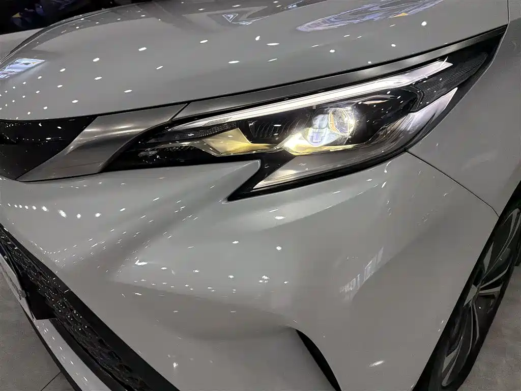 Toyota Granvia 2023 2.5L Hybrid Prestige PLUS Edition фото 14