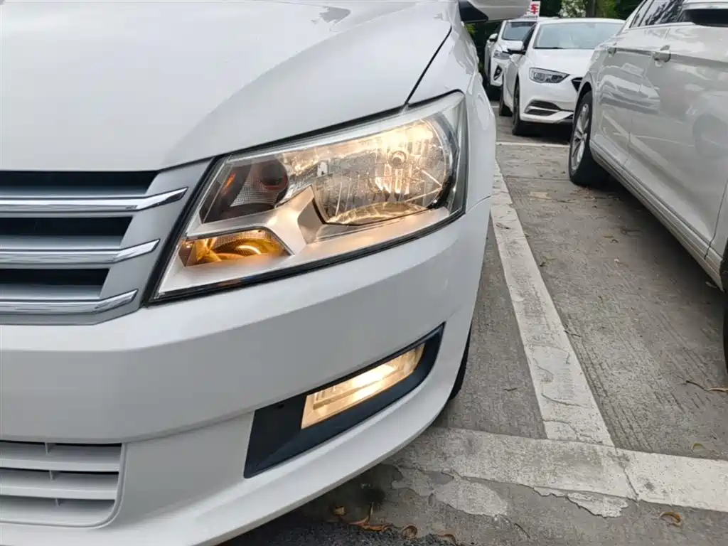 Volkswagen Santana 2013 1.6L Automatic Comfort Edition фото 24