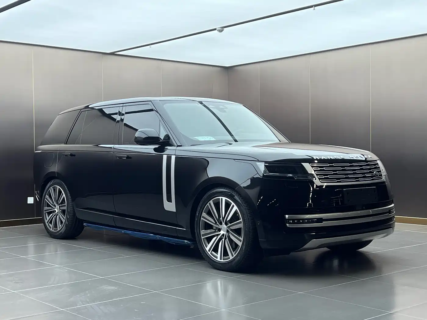 Land Rover Range Rover 2023 3.0 L6 400PS Genesis Extended Version фото 3