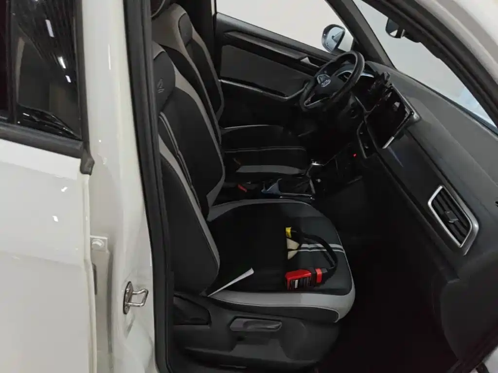 Volkswagen T-ROC 2023 2023 300TSI DSG 2WD Dawn Edition