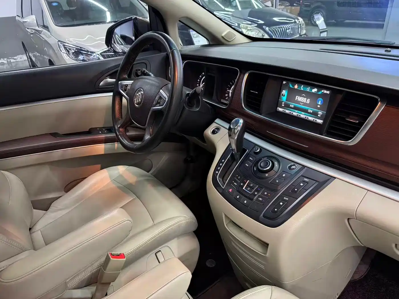 Buick GL8 2018 28T Luxury Model China VI фото 9
