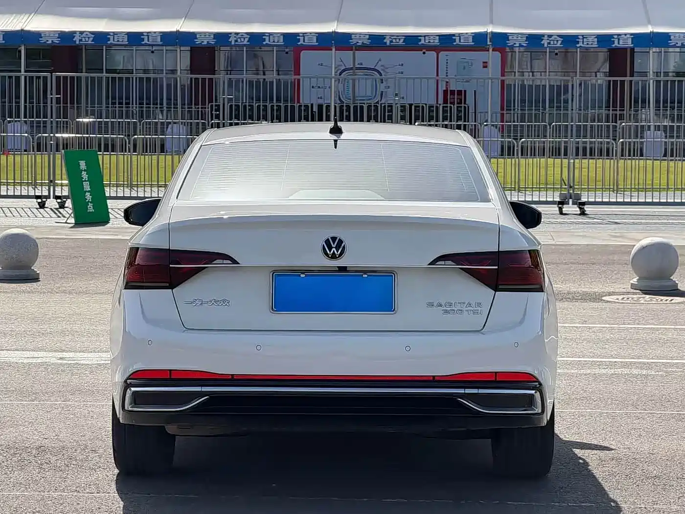 Volkswagen Sagitar 2023 300TSI DSG Surpassing Edition фото 8