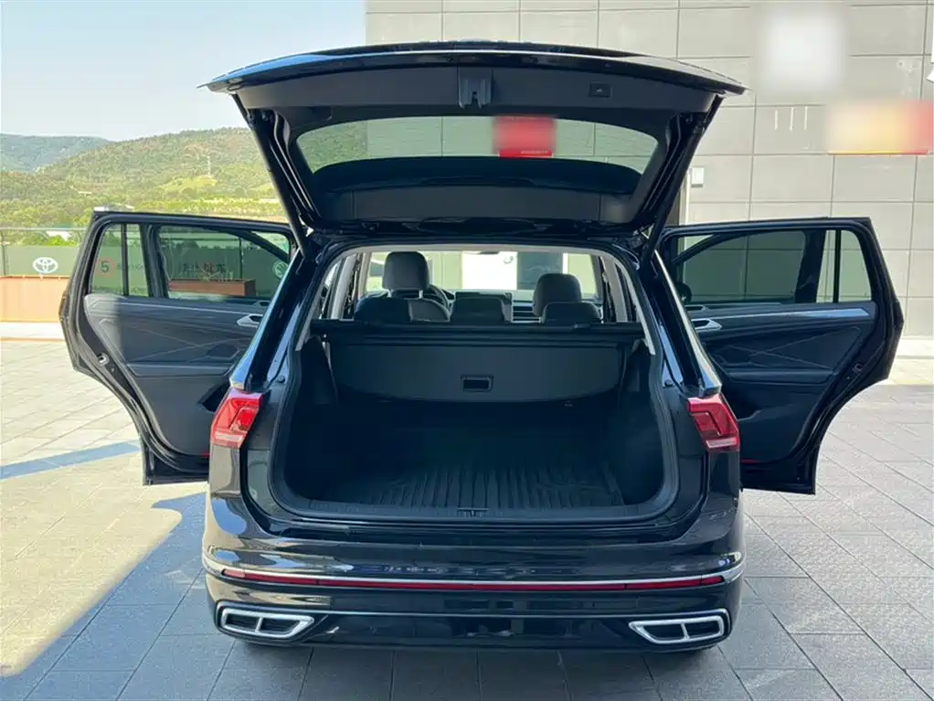 Volkswagen Tiguan L 2025 330TSI Automatic 2WD R-Line Dragon Glory Edition фото 4