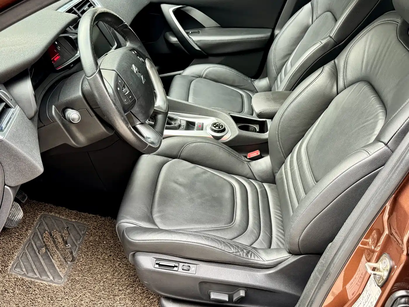 DS 6 2015 2014 1.6T Luxury Edition THP160