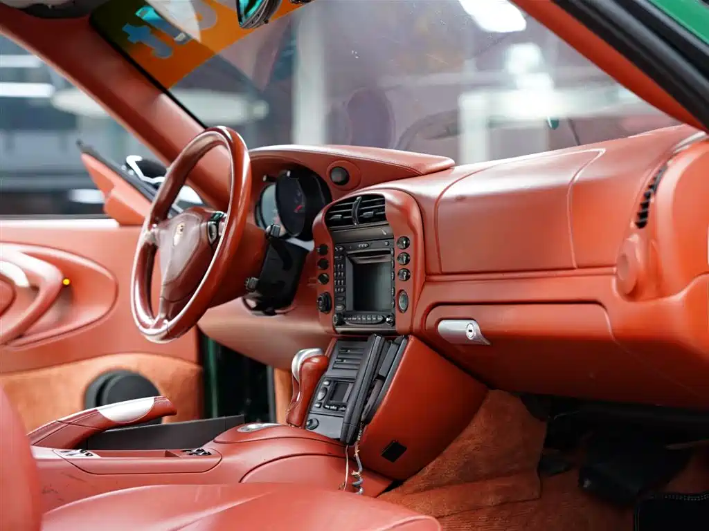 Porsche 911 2004 Carrera S Coupe 3.6L фото 38