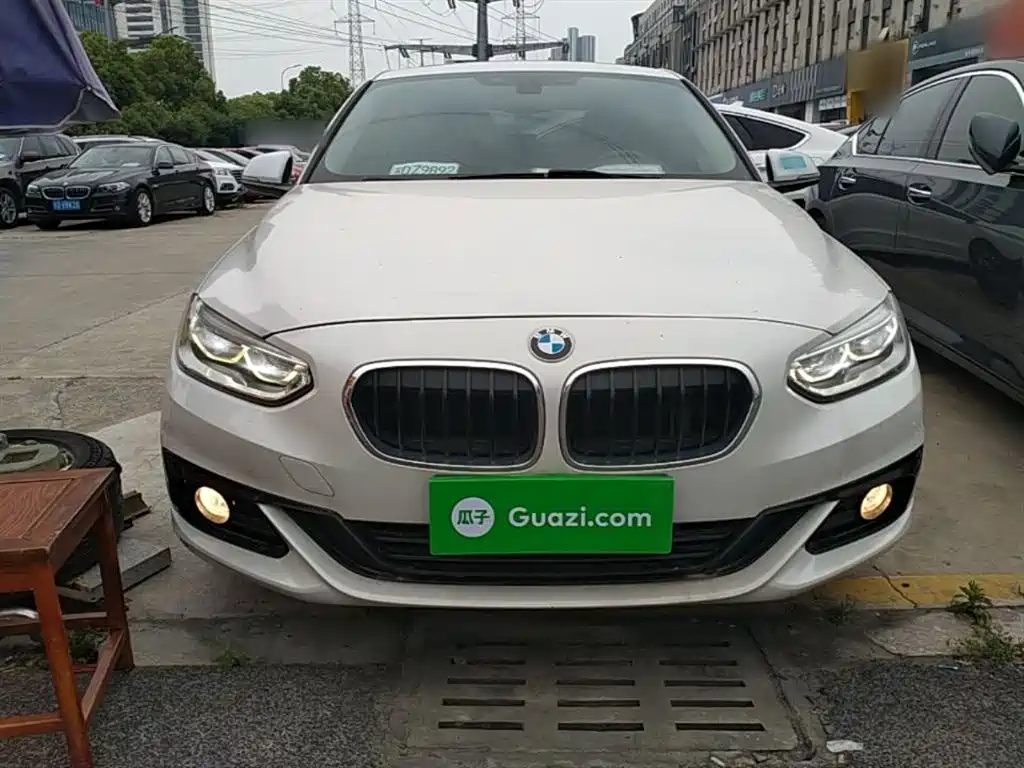 BMW 1 Series 2018 Facelift 118i Sport фото 3