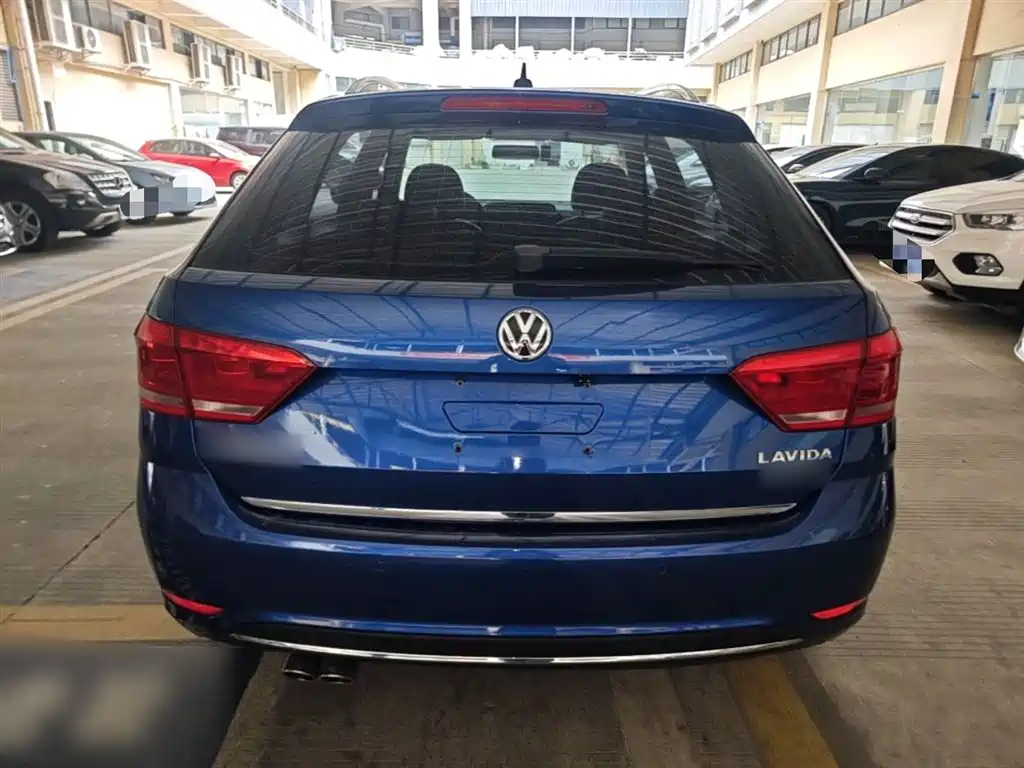 Volkswagen Lavida Tour 2015 230TSI DSG Comfort Edition фото 6