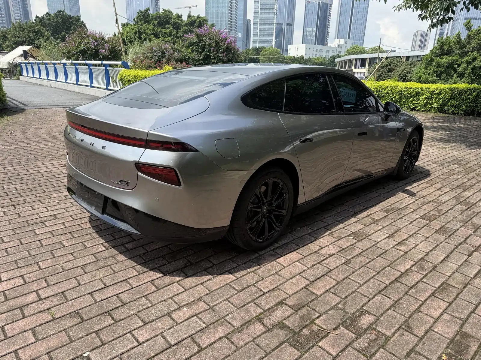 Фото 4 - XPeng P7